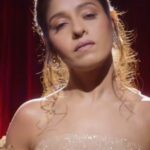 Sunidhi Chauhan Instagram – Thank you @sunidhichauhan5 for giving us ‘Tum Kehte Ho’, a soul soothing song that reminds us to cherish every moment & stay connected to our inner selves.
…
@saleelkulkarniofficial @sunayanakachroo
@tanaygajjarofficial @bombay_kalakaar
@saurabh_bhalerao_ @ebc_originals
…
.
.
.
.
.
.
.
.
.
.
.
.
.
#sunidhichauhan #artist #singer #playbacksinger #tumkehteho #sundaymode #trendingsong