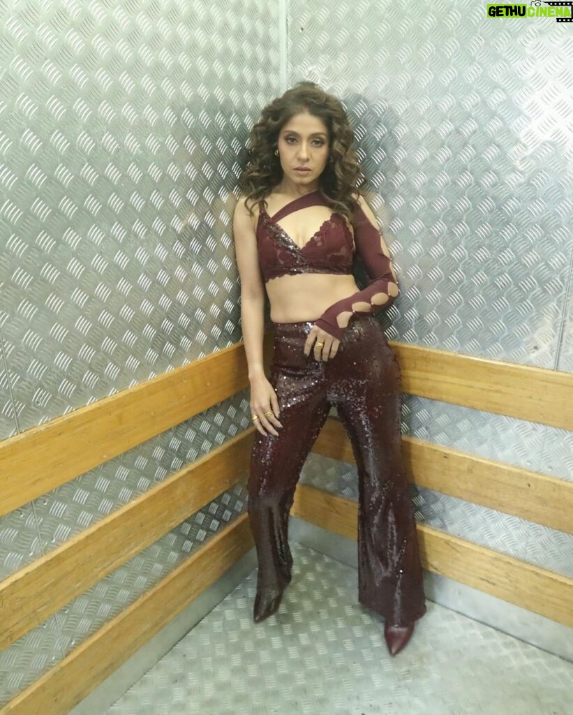Sunidhi Chauhan Instagram - Where it all began... ✨#IAmHomeTour Styled by @saumyathakur #styledbysaums In Pants @labelrsvp @nykaafashion Bralette - Custom Mesh sleeves @may.official.store Jewels @misho_designs Boots @londonrag_in Style Asst. @pareenaaahhh @manisha_vaprani Makeup @makeupbyshikhamishra Hair @hairstylistmanju Brisbane Convention & Exhibition Center