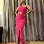 Sunidhi Chauhan Instagram - About last night.. #hellohalloffameawards Makeup @makeupbyshikhamishra Hair @hairstylistmanju Outfit #mine Shoes #mine Jewellery #mine