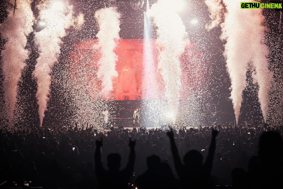 Sunidhi Chauhan Instagram - I AM HOME- WEMBLEY! Can’t believe what happened on the 26th night London!!! Wish it never ended! It was definitely the most memorable gig I’ve ever played at❤️ You were all so loving and giving .. I am very grateful to each one of you who came, danced and screamed their hearts out .. miss you already! Until next time London❤️🤗 Yours Sunidhi 🤗 Styled by @saumyathakur #styledbysaums In Trench @nolabels_in Skorts and bodysuit @zara Rings and cuff @misho_designs #SunidhiLive #SCInWembley #sunidhiinwembley #SunidhiLiveLondon #SCInLondon #explore