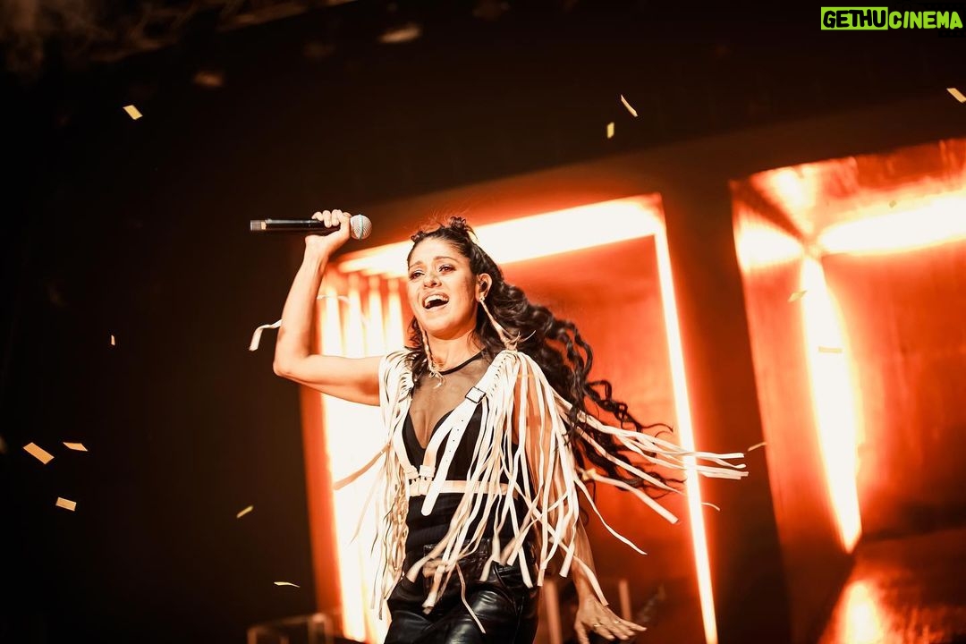 Sunidhi Chauhan Instagram - I AM HOME- WEMBLEY! Can’t believe what happened on the 26th night London!!! Wish it never ended! It was definitely the most memorable gig I’ve ever played at❤️ You were all so loving and giving .. I am very grateful to each one of you who came, danced and screamed their hearts out .. miss you already! Until next time London❤️🤗 Yours Sunidhi 🤗 Styled by @saumyathakur #styledbysaums In Trench @nolabels_in Skorts and bodysuit @zara Rings and cuff @misho_designs #SunidhiLive #SCInWembley #sunidhiinwembley #SunidhiLiveLondon #SCInLondon #explore