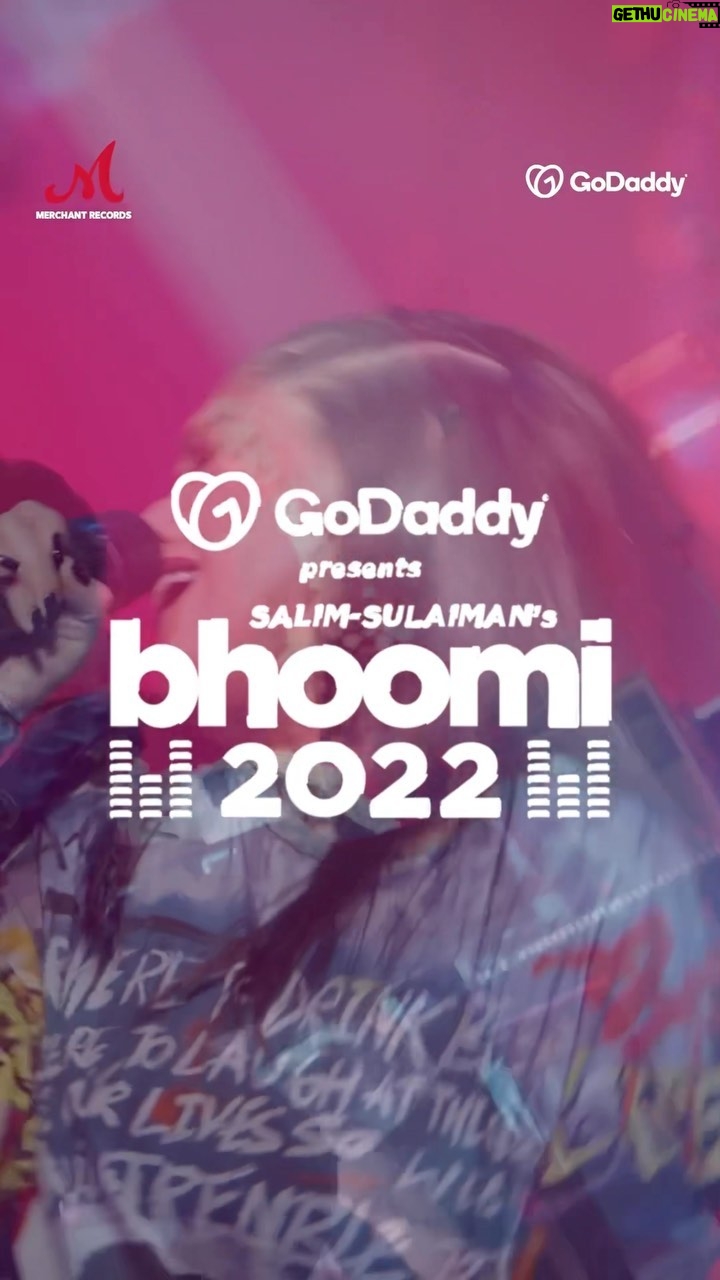 Sunidhi Chauhan Instagram - 2 DAYS TO GO!!!!!! @sunidhichauhan5 @ifeelking @shraddhapandit @salimmerchant @sulaiman.merchant @godaddyindia @nikhilarora.official @godaddy @themohalife @adda_52 @merchant_records @salimsulaimanmusic @shaktihasija @rajpandit17 @ashokepandit1 @hardikd1612 @radhika188 @niravthakar @shivansh.j @lilyahluwalia @darshandoshiofficial @muheetbharti @nyzeldlima @rushad1981 @jarvisintune @impleahuja @zeeshan_sid27 @mixedbyaftab @sohailmansuri89 @prasadsatam @dp_ravi83 @blackacidproduction @rahulsingh.7938 @adityakalway @joshuamanvel @nishantdike @txniish @sainvishal @sanket.b_ @dshant_28 @industrywalas.production @kunjanhasija @jeetu_rall @dev_byas @nidhi.oza @prathameshkamerkar07 @kripamoy_das_ @Imsushil619 @maaz.mansuri_ @rahul.marley18 @theconcertproduction @lightrix_pro @stageitrightzs @rahul.thul @officialkavitalakhani @priyalps16 @ritika__ag @fadinternational @triene0 @designervivekgupta @mrajaykumarofficial @dapperanddare.in @fkns_by_narendrakumar @_huemn @gi.ti.india @imsumansingh @sandeep_kumarhair @ramihalder @makeupbyjitu @zabis.makeup @jaymehtagram @shivangijoshi @swapnali_pundlik @rashi.jaiswal12 @warnermusicindia @akshay5150 @makeupbyshikhamishra @hairstylistmanju @tmtalentmanagement #DoobJa #SunidhiChauhan #King #IFeelKing #Bhoomi22 #SalimSulaiman #Bhoomi2022 #GoDaddy #TheMohaLife #Adda52 #merchantrecords