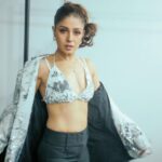 Sunidhi Chauhan Instagram – 🎄
Styled by @saumyathakur
#styledbysaums
In
Jacket and top @swateesinghlabel
Pant @labelrsvp @nykaafashion
Earrings @iblamebeads
Style Asst. @pareenaaahhh
Style intern. @manisha_vaprani
Hair @hairstylistmanju
MUA @makeupbyshikhamishra