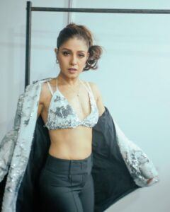 Sunidhi Chauhan Instagram - 🎄 Styled by @saumyathakur #styledbysaums In Jacket and top @swateesinghlabel Pant @labelrsvp @nykaafashion Earrings @iblamebeads Style Asst. @pareenaaahhh Style intern. @manisha_vaprani Hair @hairstylistmanju MUA @makeupbyshikhamishra