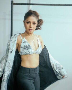 Sunidhi Chauhan Instagram - 🎄

Styled by @saumyathakur 
#styledbysaums
In
Jacket and top  @swateesinghlabel 
Pant  @labelrsvp @nykaafashion
Earrings  @iblamebeads
Style Asst. @pareenaaahhh 
Style intern. @manisha_vaprani 
Hair @hairstylistmanju 
MUA @makeupbyshikhamishra