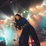 Sunidhi Chauhan Instagram - ❤️❤️❤️ #giglife #bestlife @dvk.thebeatboxer Makeup @makeupbyshikhamishra Hair @manjula Styled by @saumyathakur #styledbysaums Outfit courtesy Blue layover jacket @minisondhiofficial Black mesh bodysuit @namratajoshipura Pants @hm Earrings and rings @shayagrams Bracelet @praprakart Style Asst. @jassatsky