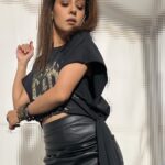 Sunidhi Chauhan Instagram - FEELS… Styled by @saumyathakur #styledbysaums In Crop Tee - Bespoke Vintage Skorts @ikichic_official Boots - @zara exclusive Style Asst. @pareenaaahhh #makeup @makeupbyshikhamishra #hair @hairstylistmanju Chandigarh, India