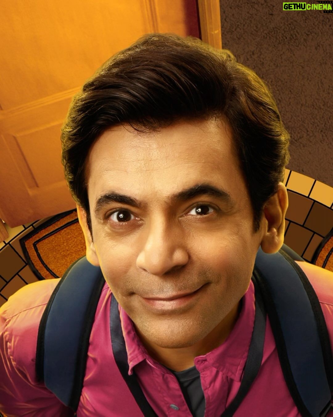 Sunil Grover Instagram - Darwaze khul gaye aur khul rahe hain raaz! Season 2 out ho gaya hai aaj! Watch #SunflowerS2 streaming now, only on #ZEE5 #Sunflower @whosunilgrover @adah_ki_adah @ranvirshorey @vikas71 @parmarchaitally @navingujral @mukulchadda @ashishvidyarthi1 @shonalinagrani @sonaljhaofficial @radhabhatt @salk.04 @officialashwinkaushal @reliance.entertainment #GoodCo @virajsawant @sarkarshibasish @ria.nalavade @girishkulkarni1 @manish_kalra_ @nimishalok @surryamenen @duhjizzy @navagat_p @zee5 @zee5global