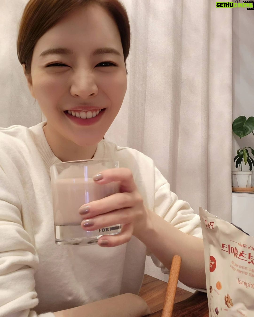 Sunny Instagram - Happy sunday morning~♡ 아침 든든히 챙겨먹엉~😘