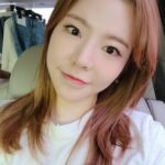 Sunny Instagram - 순규언니 일 열심히 하고 있어여~~ 미싱은 돌고도네 돌아가네~ 써니 스케줄도 잘도 도네 돌아가네~~ #트렁크에옷을한가득싣고도착한이곳은또어딥니꽈
