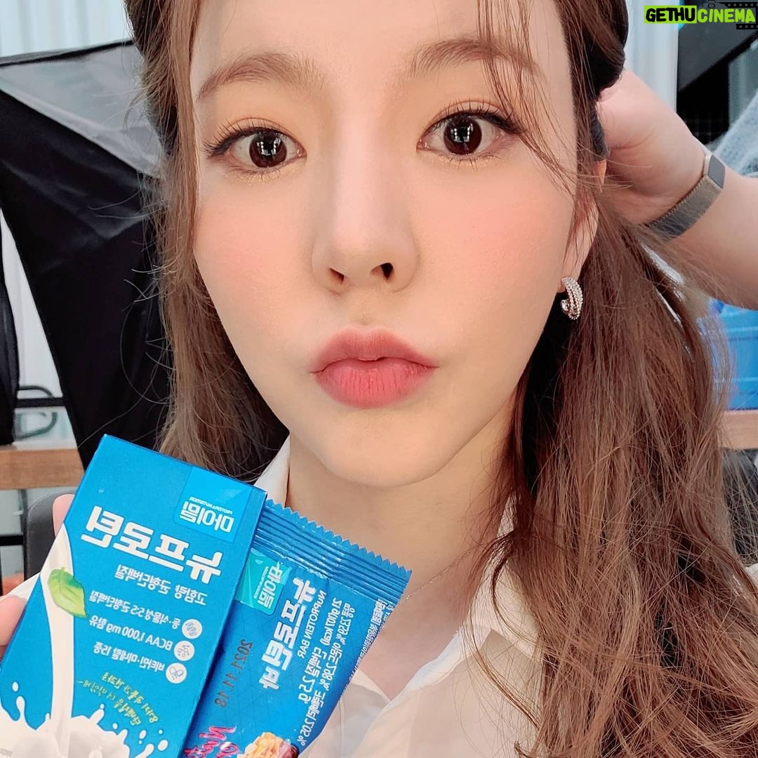 Sunny Instagram - 잠시후 7시!!!!! 써니랑 만나요~!! #마이밀 #써니패키지 #네이버쇼핑라이브 #프로틴 #다이어트
