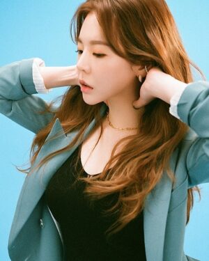 Sunny Instagram - 살짝 부끄럽긴 했지만 사실 맘에 들었어 #bnt 와 함께한 화보! @bntstar
