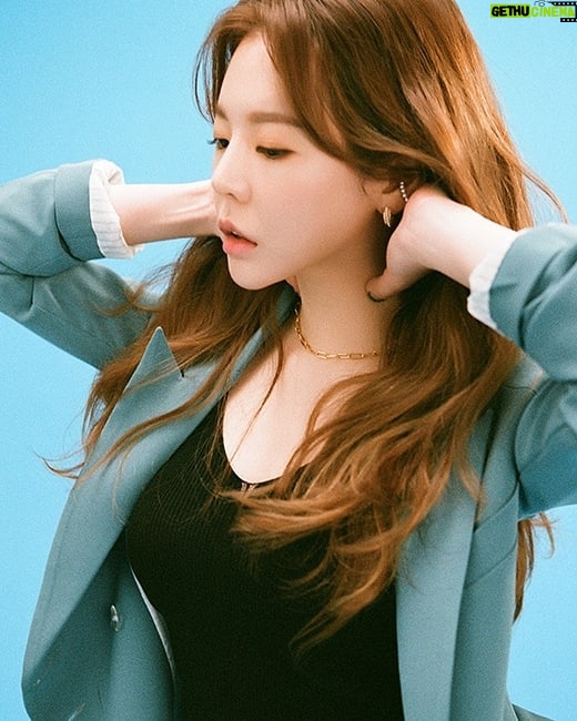 Sunny - 217.7K Likes - 살짝 부끄럽긴 했지만 사실 맘에 들었어 #bnt 와 함께한 화보! @bntstar