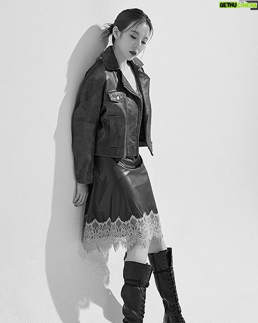 Sunny - 217.7K Likes - 살짝 부끄럽긴 했지만 사실 맘에 들었어 #bnt 와 함께한 화보! @bntstar