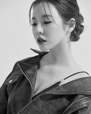 Sunny Instagram - 살짝 부끄럽긴 했지만 사실 맘에 들었어 #bnt 와 함께한 화보! @bntstar