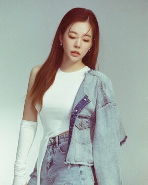 Sunny Instagram - @bntstar 화보 나왔어요~