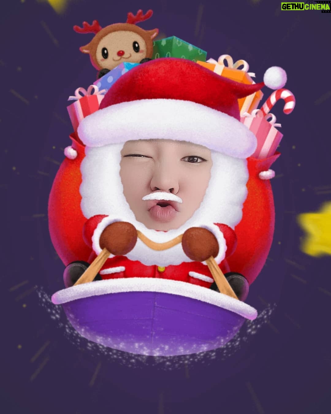 Sunny Instagram - 어제 소원들 꿈 속에 다녀오느라 초고속 여행을 한 써니산타는 너무 힘들어서 크리스마스 아침에 늦잠을 잤다능...🤪 메리 크리스마스♡