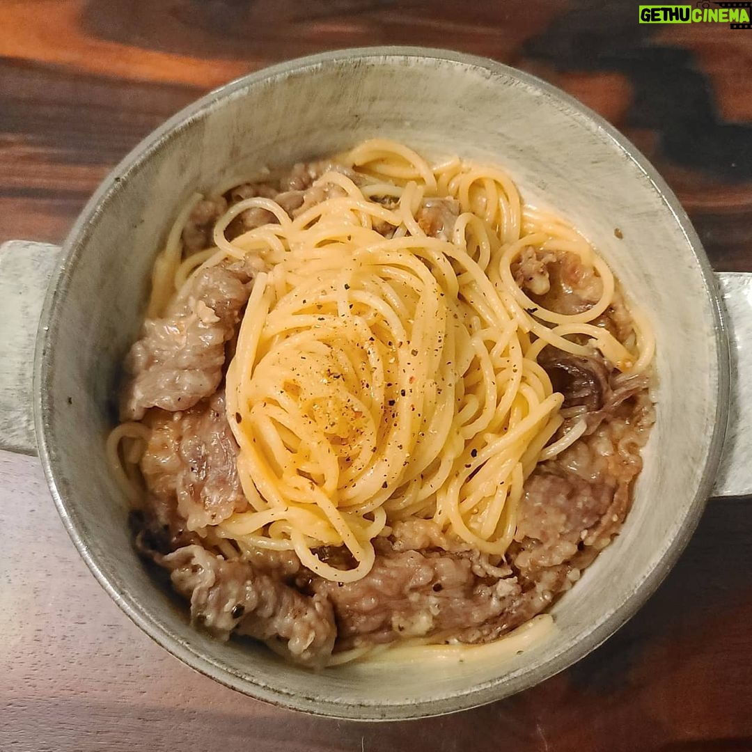 Sunny Instagram - 갑자기 삘 받아서 올리는 요리 일지 모음!!ㅋㅋㅋㅋ 차돌박이파스타~ 참치비빔밥~ 김치리조또~ 경장육슬~ 카레라이스~ 로제떡볶이~ 감자부추전~ 부리또~ 트러플파스타~ 오코노미야끼~ 가끔 하는 요리인데 모아보니 많다!!!!! 뿌듯해! 꺄아♡