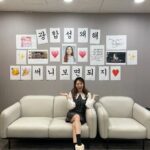 Sunny Instagram - 오그라든다고 말하긴 했지만 사진을 매우 많이 찍은거 보면 아주 감동 받았었던거 같아요!!ㅋㅋ 고맙습니다!!!!! (내 칭구칭긔들이 수평 맞춰서 올리랬단말야ㅠㅠ 다시 올라가라!!!!!!)