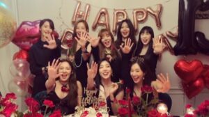 Sunny Instagram - 누구보다 고마운 소녀시대 그리고 소원♡
#13YearsWithGirlsGeneration #GirlsGeneration13thAnniversary #13SummersWithGG #13년째_지금은_소녀시대