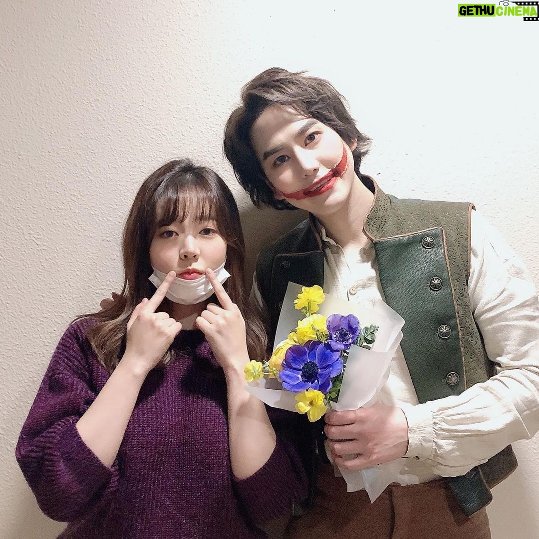 Sunny - 209.8K Likes - 인기와 화제를 모두 잡은 #뮤지컬 #웃는남자 잘 보고 왔습니다... 여윽시 우리 규현사마의 목소리는 매력이 철철 넘치십니다!!!! 무대가 정말 화려하고 아름다웠습니다~ 좋은 공연 보여주신 모든 스텝분들과 배우분들 감사합니다 마지막 공연까지 화이팅하세요!! #비즈니스남매 #순규현 #조규순규 #규현규순 #나글잘썼지?!
