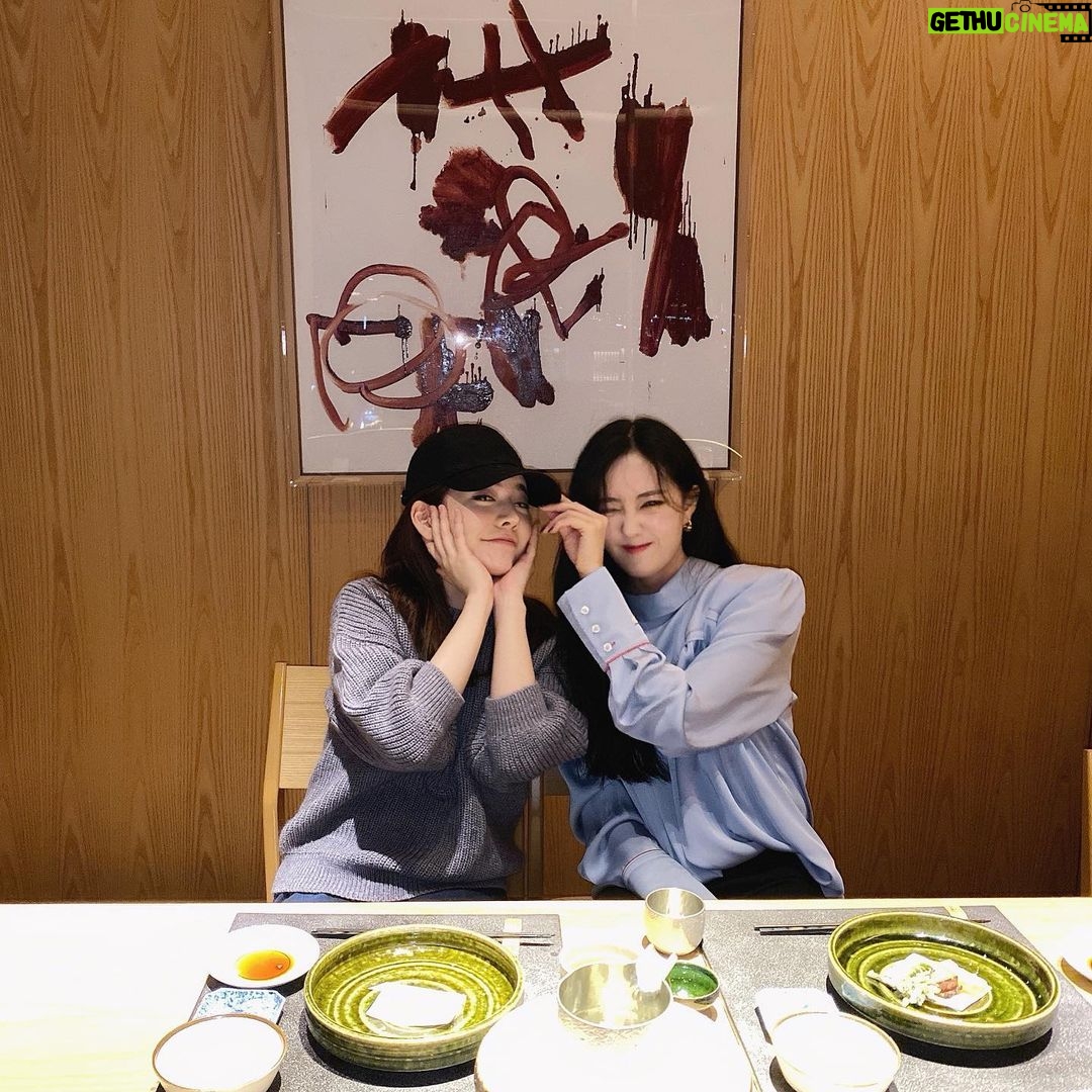 Sunny - 181.1K Likes - 처음 인연은 방송으로 맺어졌지만 10년 동안 함께 성장하며 힘들때나 기쁠때나 한결같이 곁에 있어준 고마운 내 칭구칭긔~~ #청춘불패 #소중한친구 #갑자기갬성폭발ㅋㅋㅋ