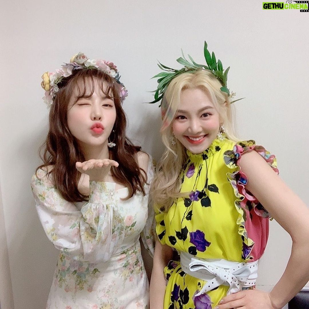 Sunny - 210.4K Likes - 지금!! TVN 에서 본방 사수 꼬우!!!! #놀라운토요일 #도레미마켓