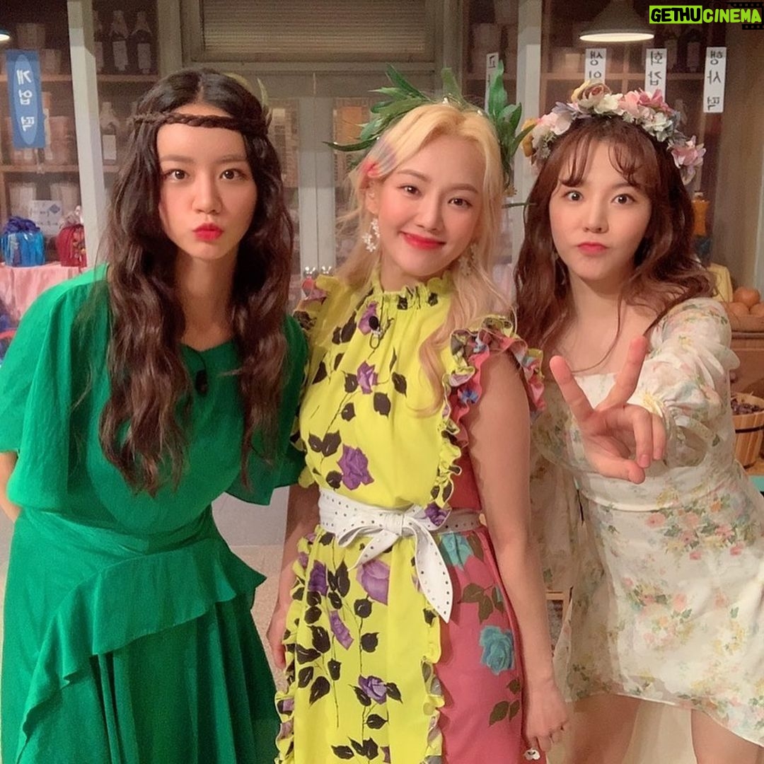 Sunny - 210.4K Likes - 지금!! TVN 에서 본방 사수 꼬우!!!! #놀라운토요일 #도레미마켓