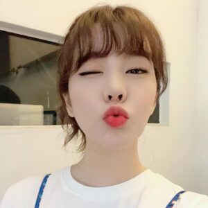 Sunny Instagram - 대놓고 “소원들 주접 배틀”이 보고 싶어서 올리는 #옛날사진털이!!!! #심심해서..... #뭐라고안할테니까 #맘껏해봐