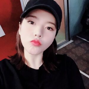 Sunny Instagram - 대놓고 “소원들 주접 배틀”이 보고 싶어서 올리는 #옛날사진털이!!!! #심심해서..... #뭐라고안할테니까 #맘껏해봐
