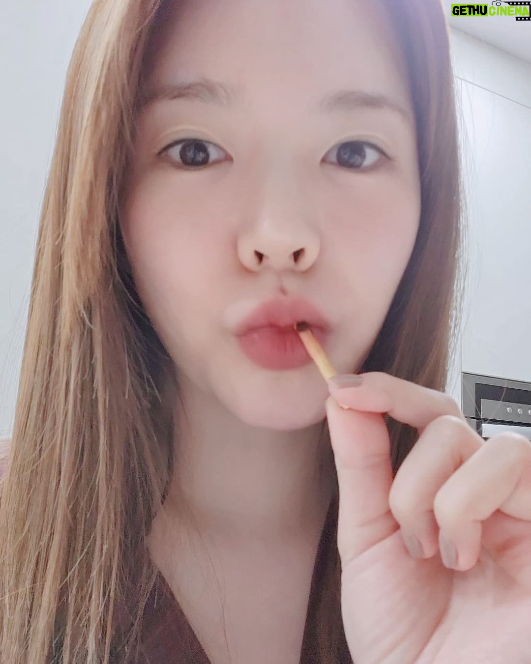 Sunny Instagram - 지난 빼빼로데이에 이수만선생님이 보내주신 선물!!ㅋㅋㅋㅋ 감사합니다😝 의리빼빼로?! 우정빼빼로?! #애정빼빼로 인걸로....ㅋㅋㅋㅋ