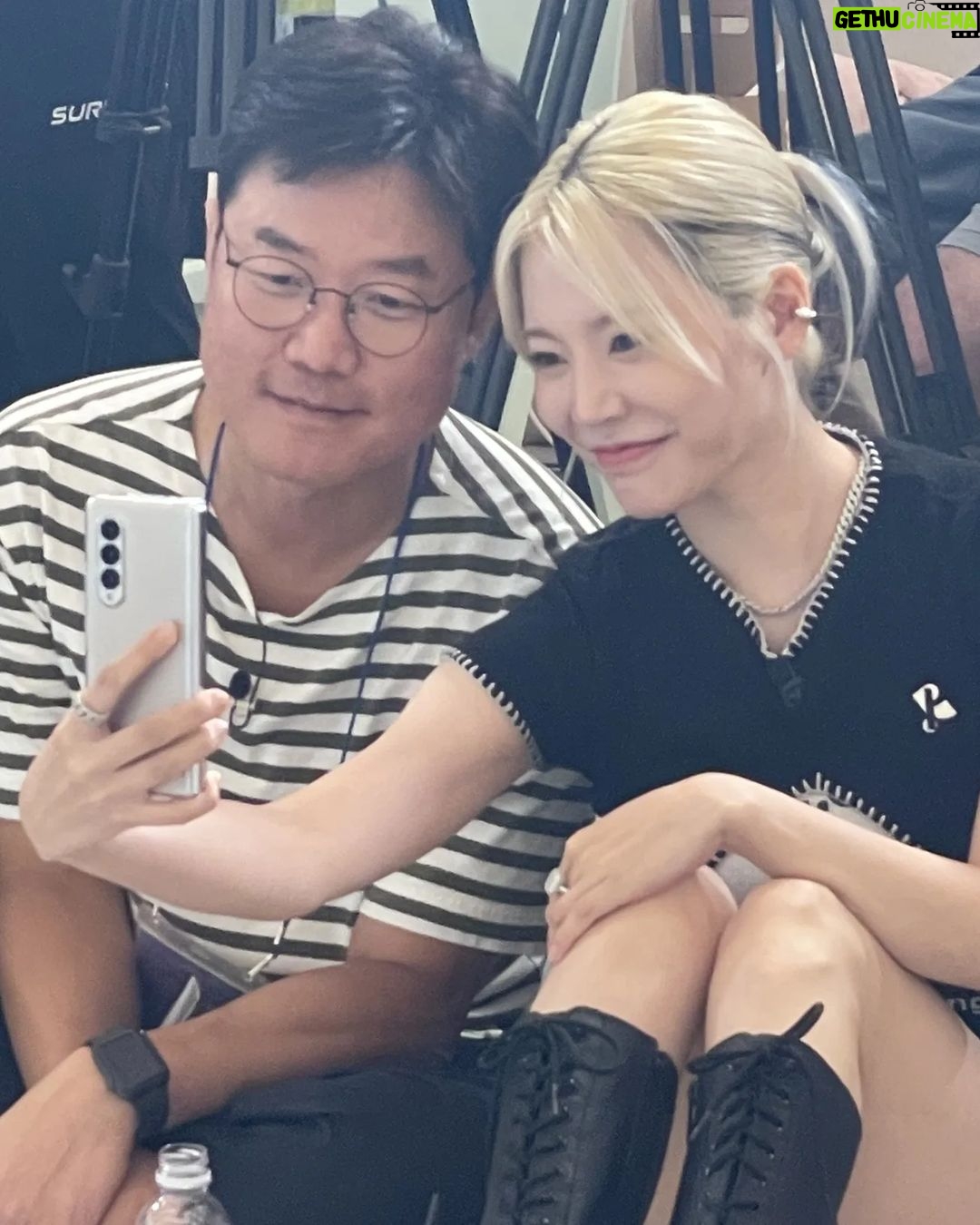 Sunny Instagram - "출장 십오야" 많~이~ 사랑해주세요~!!!!!!♡ #특히소녀시대편🙈 #다음완전체도출장십오야로