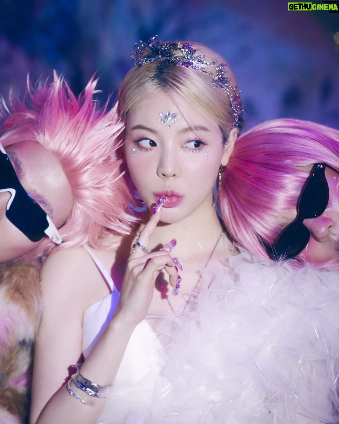 Sunny Instagram - 소녀시대 정규 7집 "FOREVER 1" 2022. 08. 05 공개!! Girls' Generation The 7th Album "FOREVER 1"
