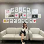 Sunny Instagram - 오그라든다고 말하긴 했지만 사진을 매우 많이 찍은거 보면 아주 감동 받았었던거 같아요!!ㅋㅋ 고맙습니다!!!!! (내 칭구칭긔들이 수평 맞춰서 올리랬단말야ㅠㅠ 다시 올라가라!!!!!!)