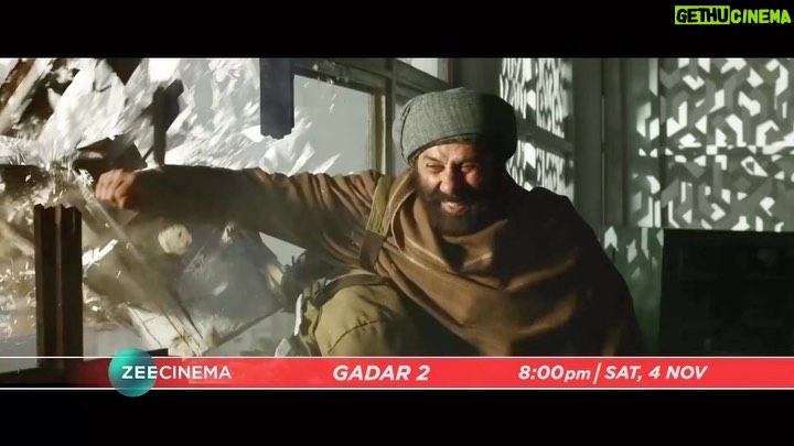 Sunny Deol Instagram - Jeetne aapka pyaar aa raha hai Tara Singh ka parivaar phir ek baar! Dekhiye #TVParPehliBaar Gadar 2, Sat, 4th Nov, raat 8 baje sirf #ZeeCinema par. #Gadar2 #Gadar2OnZeeCinema #Gadar2OnZeeCinemaOn4thNov #SeeneMeinCinema @zeecinema @ameeshapatel9 @iutkarsharma @simratkaur_16 @anilsharma_dir @shaktimaan6963 @manishwadhwa.in @mrgravitas #ManojBakshi @luvsinha @hellomontysharma @mithoon11 @quadri.sayeed @shamkaushal09 @shabinakhanofficial @zeestudiosofficial @anilsharmaprod #MMMovies @uditnarayanmusic @adityanarayanofficial @neetimohan18 @zeemusiccompany