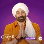 Sunny Deol Instagram - In this celebration of good versus evil, watch Tara fight for his family! Celebrate Dusshera with #Gadar2 - the biggest family entertainer of the year only on #ZEE5 @iamsunnydeol @ameeshapatel9 @iutkarsharma @anilsharma_dir @anilsharmaprod @shaktimaan6963 @shamkaushal09 @mithoon11 @shabinakhanofficial @quadri.sayeed @simratkaur_16 @manishwadhwa.in @hellomontysharma @mrgravitas @zeemusiccompany @zeecinema @zee5global @zeestudiosofficial @gadarmovie_official @shariq_patel @manish_kalra_