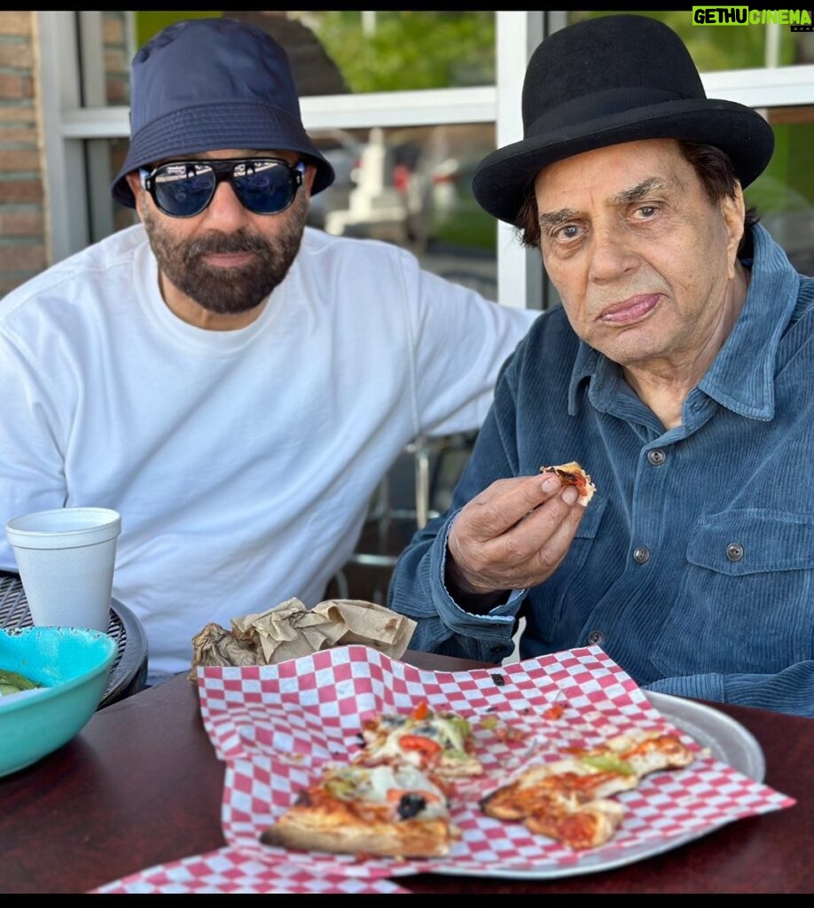 Sunny Deol Instagram - Papa and I enjoying a pizza peacefully. ❤