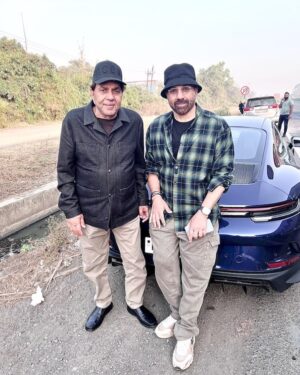 Sunny Deol Instagram - Main Papa Nikle Gaddi Leke to Udaipur