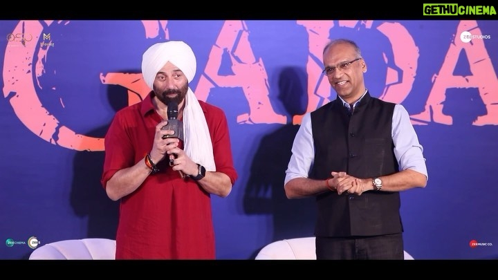 Sunny Deol Instagram - It was a celebration of Hindustan ki asli blockbuster! π Hosted by the ever so wonderful @komal.nahta, it was an evening to remember. π«Άπ» Book your tickets! (Link in bio) #Gadar2 in cinemas now. ποΈ @zeestudiosofficial @gadarmovie_official @shariq_patel @iamsunnydeol @ameeshapatel9 @iutkarsharma @anilsharma_dir @anilsharmaprod @shaktimaan6963 @mithoon11 @shabinakhanofficial @quadri.sayeed @simratkaur_16 @manishwadhwa.in @hellomontysharma @mrgravitas @zeemusiccompany @zee5 @zeecinema @zee5global