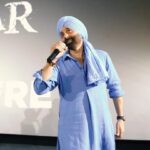 Sunny Deol Instagram - We were captivated by Gadar 2’s magic on and off-screen! 😍 Here’s to the dazzling night of the premiere. ✨ Book your tickets now! Link in bio #Gadar2 in cinemas now. 🎞️ @zeestudiosofficial @gadarmovie_official @iamsunnydeol @ameeshapatel9 @iutkarsharma @anilsharma_dir @anilsharmaprod @shaktimaan6963 @mithoon11 @shabinakhanofficial @quadri.sayeed @simratkaur_16 @manishwadhwa.in @hellomontysharma @mrgravitas @zeemusiccompany @zee5 @zeecinema @zee5global