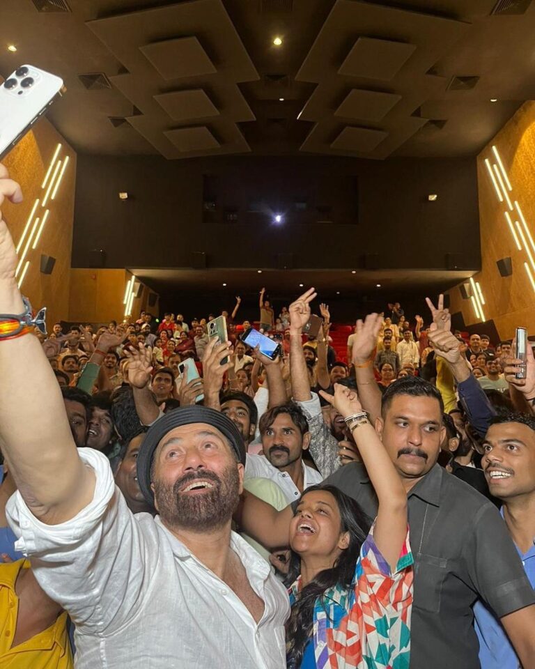 Sunny Deol Instagram - Your love is my strength ❤️❤️💪💪