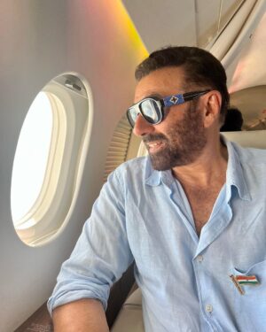 Sunny Deol Instagram - The blue eyed boy! 

Basking in the #Gadar2 Sun!