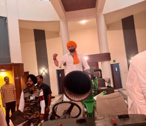 Sunny Deol Instagram - Happy Independence Day to my fellow citizens! 🇮🇳🇮🇳🇮🇳

Love your nation and your family 🤗🤗

#HappyIndependenceDay #India #HindustanZindabad #MeraBharatMahaan #JaiHind