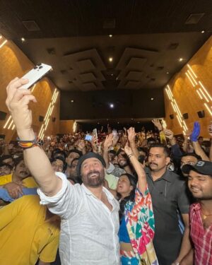 Sunny Deol Instagram - Your love is my strength ❤️❤️💪💪