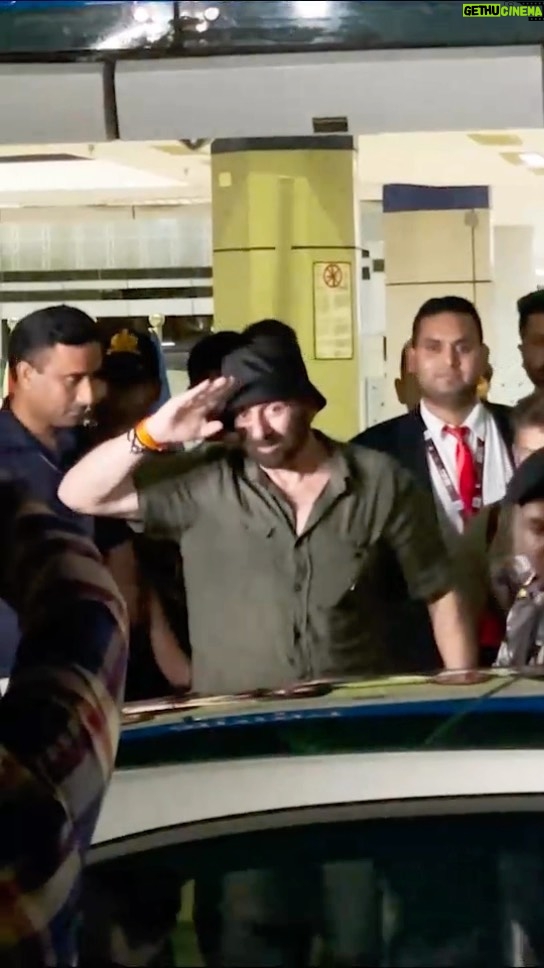 Sunny Deol Instagram - Sat Sri Akal Amritsar! Looking forward to meet you all today. #Gadar2 in cinemas 11 August 2023
