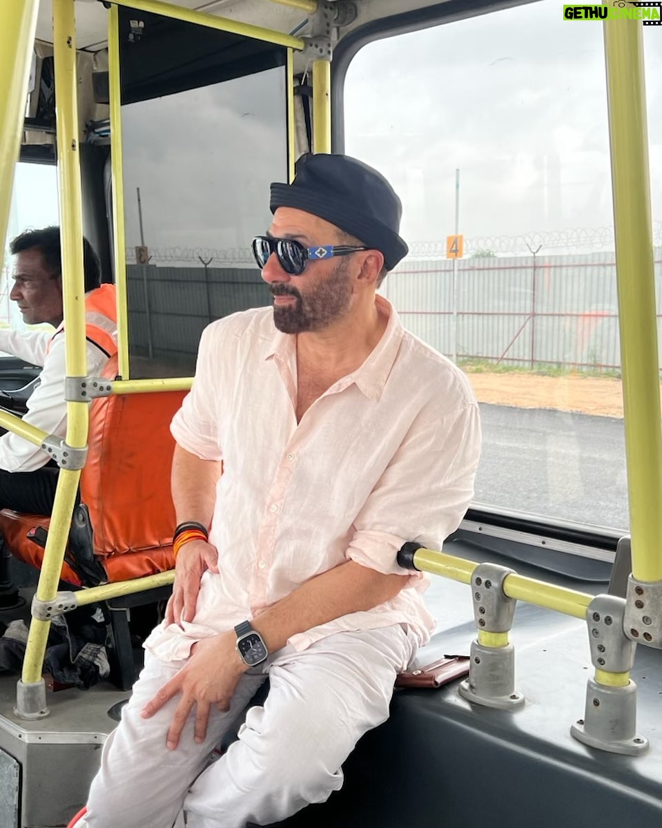 Sunny Deol - 350.9K Likes - You all made Gadar. A GADAR. And now with the advance booking I can see you all are going to make Gadar 2 GADAR. Apne to Apne hote hai ❤️❤️❤️❤️❤️❤️❤️