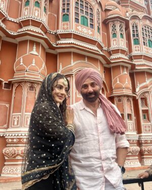 Sunny Deol Instagram - Visiting the lovely pink city #Jaipur for #Gadar2 Promotions