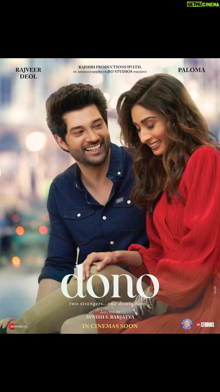 Sunny Deol Instagram - Tum aur Main #Dono 🥰🫶🏼 #InCinemasSoon #Dono, TEASER OUT NOW‼️ All the best Kids! Directed by @avnish.barjatya, Starring @the_rajveer_deol & @palomadhillon @rajshrifilms @officialjiostudios @zeemusiccompany @donothefilm #InCinemasSoon ⏳ *
