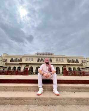 Sunny Deol Instagram - Visiting the lovely pink city #Jaipur for #Gadar2 Promotions