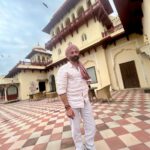Sunny Deol Instagram - Visiting the lovely pink city #Jaipur for #Gadar2 Promotions Jaipur, Rajasthan